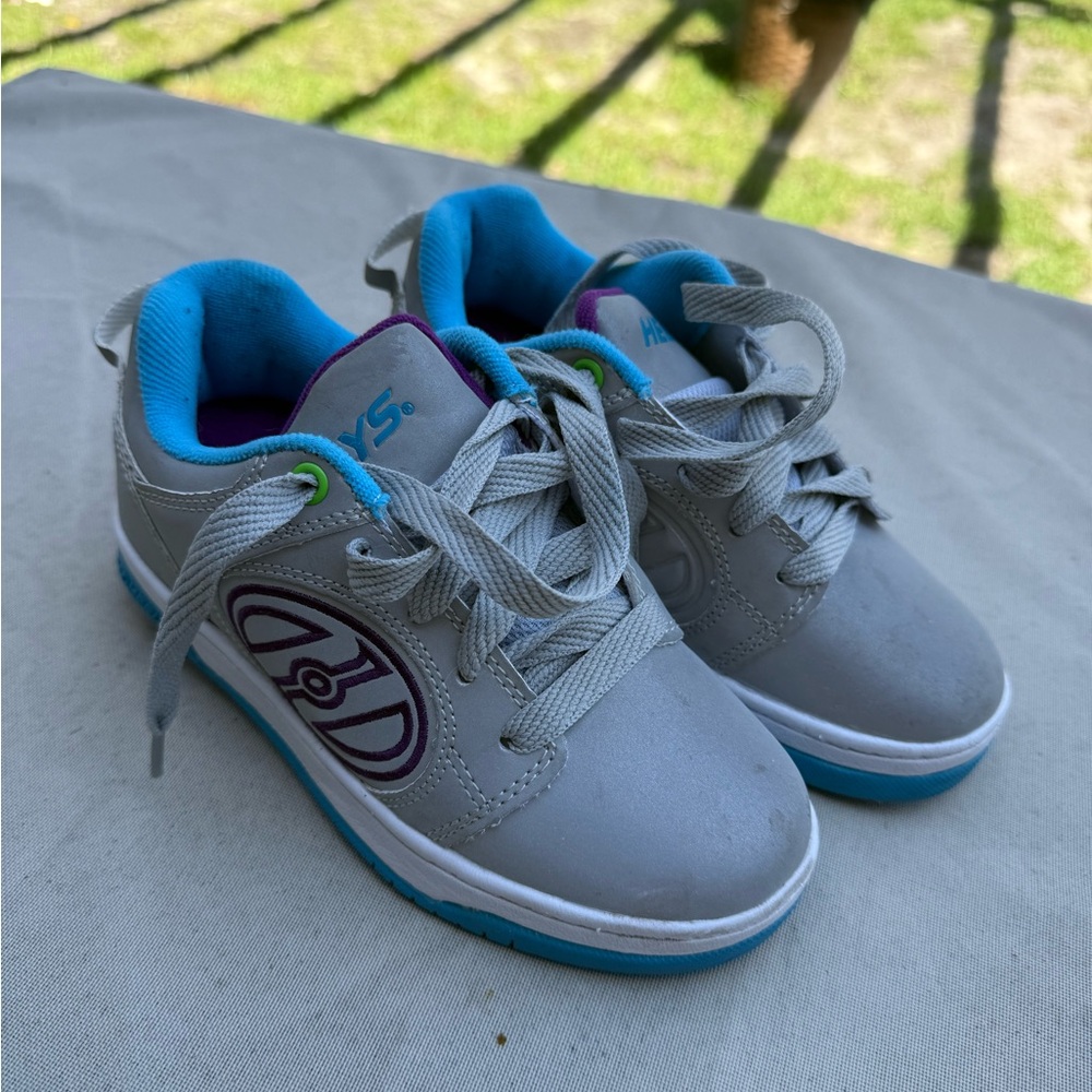 Heelys Silver / Gray Sneakers with Wheels